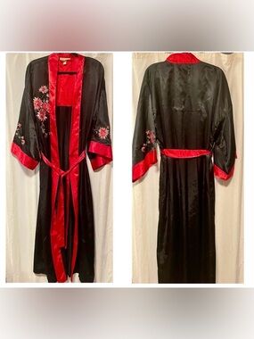 Anthropologie Flora Nikrooz Black/ Red Embroidered Kimono Belted Robe; Size M